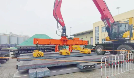 Knuckle Boom Crane + Lifting Electromagnet.jpg